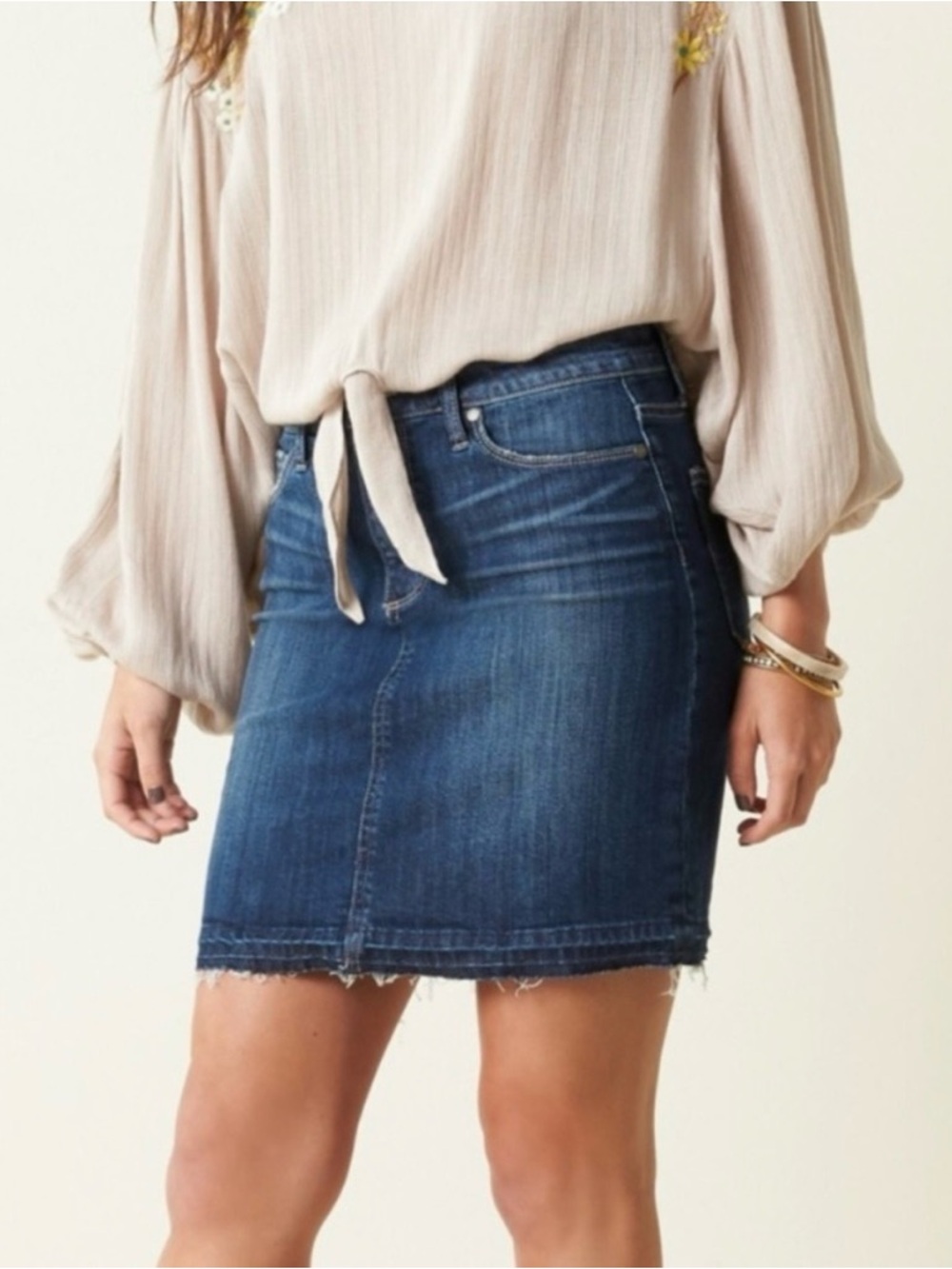 PAIGE 💙 Women’s Mid-rise Blue Color: dabney denim mini skirt Size 24 EUC